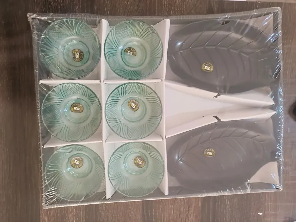 6 Katori & 2 plates set for Kitchen